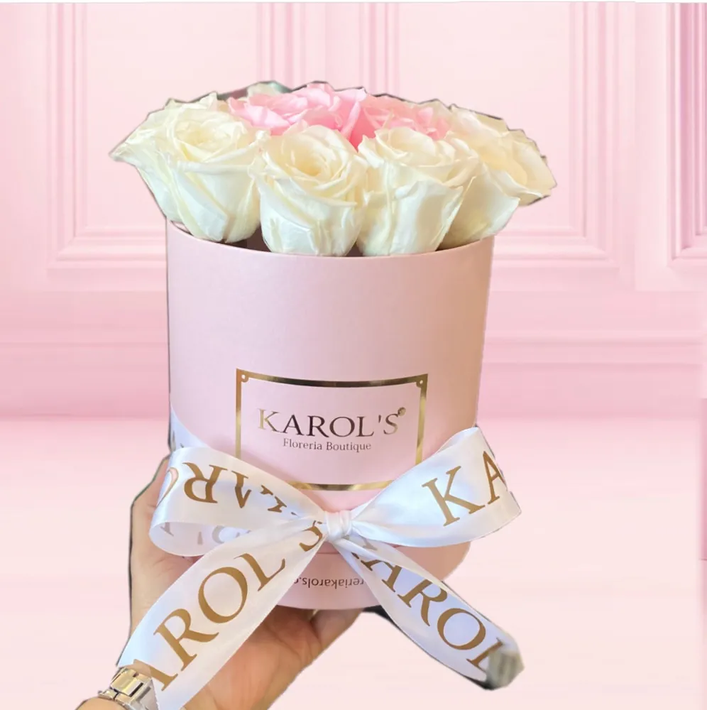 Caja de 8 rosas preservadas