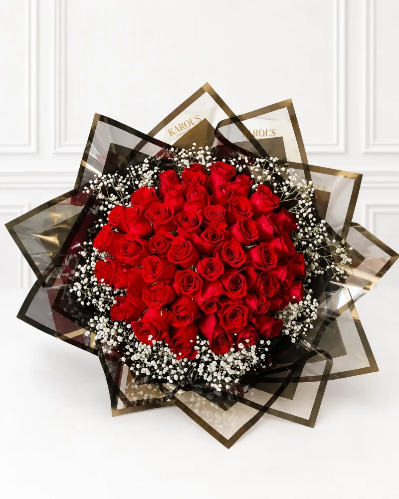 50 Rosas Rojas con gypsophilia